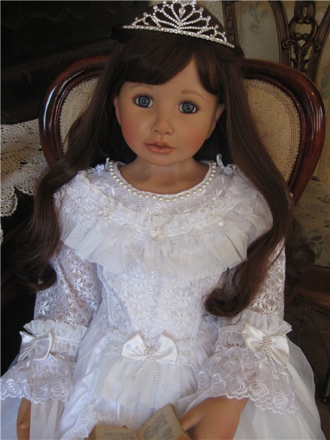 Нарядное платье для куклы