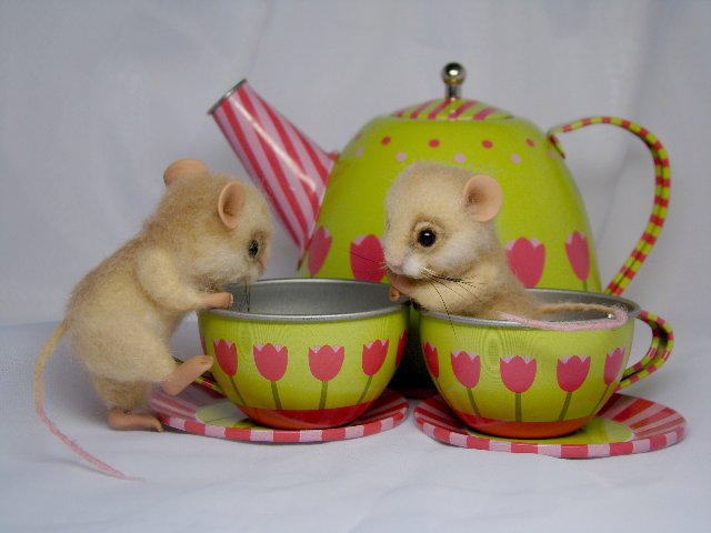 Безумное чаепитие или "так вот кто это шуршал!". Авторские игрушки валянием Ольги Чернухо (фото 5)