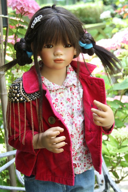 Солнечный денек в саду. Часть третья - Лилит и Анна Лу