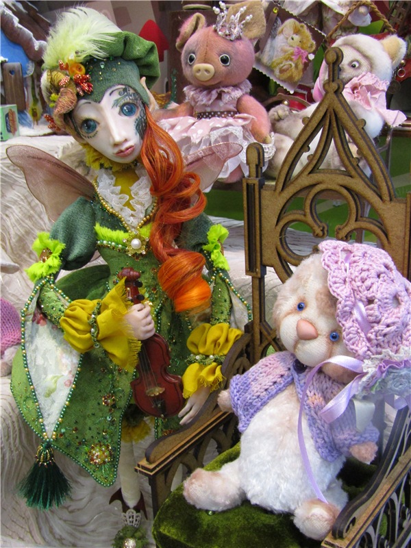 Зелененький он был... По следам выставки кукол на Тишинке 2016. В преддверии выставки «Hello Teddy» 1-4 декабря 2016 | Бэйбики Зелененький он был... По следам выставки кукол на Тишинке 2016. В преддверии выставки «Hello Teddy» 1-4 декабря 2016