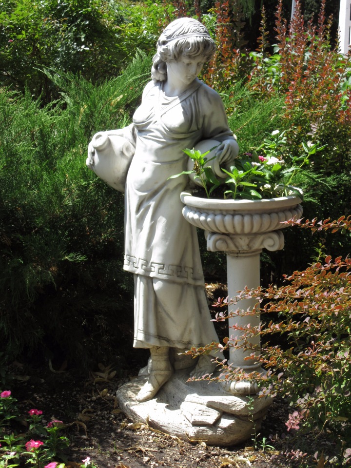 По дороге летним днём Магдалена шла с чепцом (фото 5)