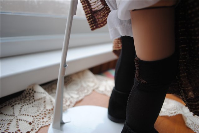 Кое-что из чулочно-носочной истории. Какого качества чулочки на куклах известных мастеров современности