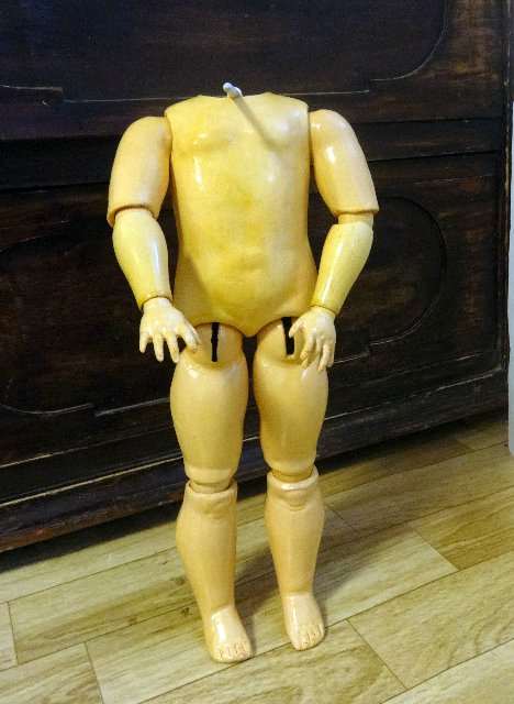 Задумчивая, скромная, тихая и строгая. Armand Marseille