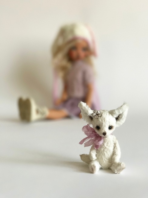 Блондинки в розовом. Kaye Wiggs