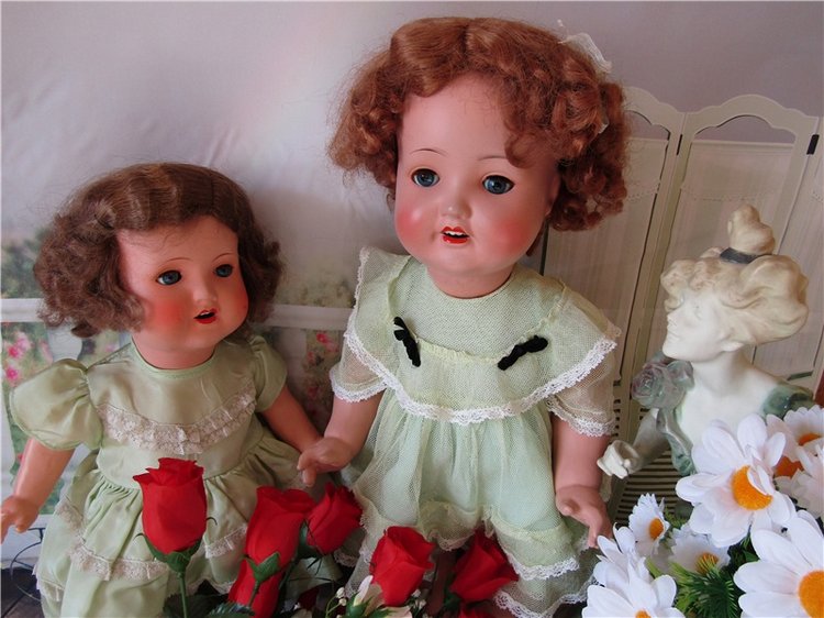 Две куклы Sonnenberg - две сестры. Этюд в салатовых тонах