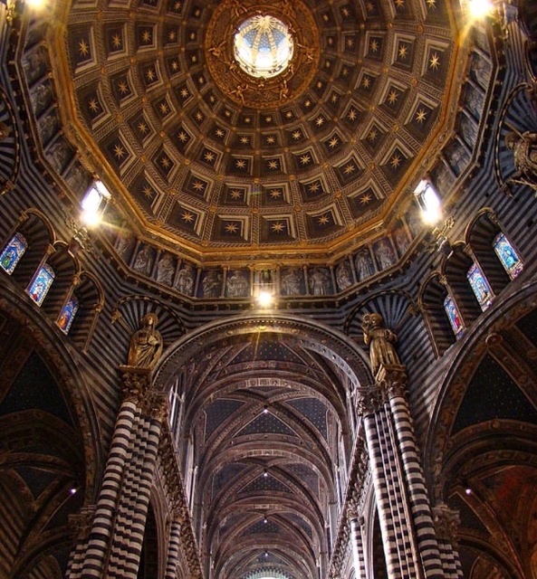 Приключения Минуш в Италии. Часть 5. Сиена. Современное средневековье