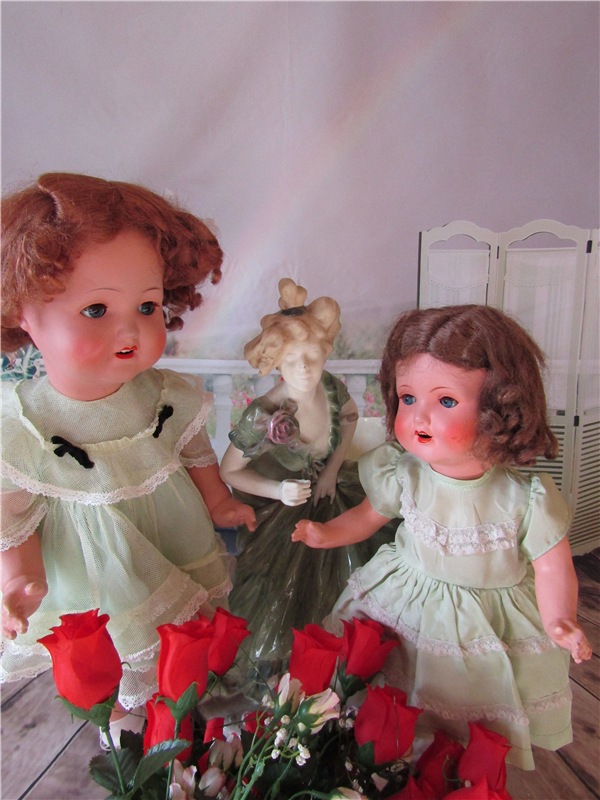 Две куклы Sonnenberg - две сестры. Этюд в салатовых тонах (фото 7)