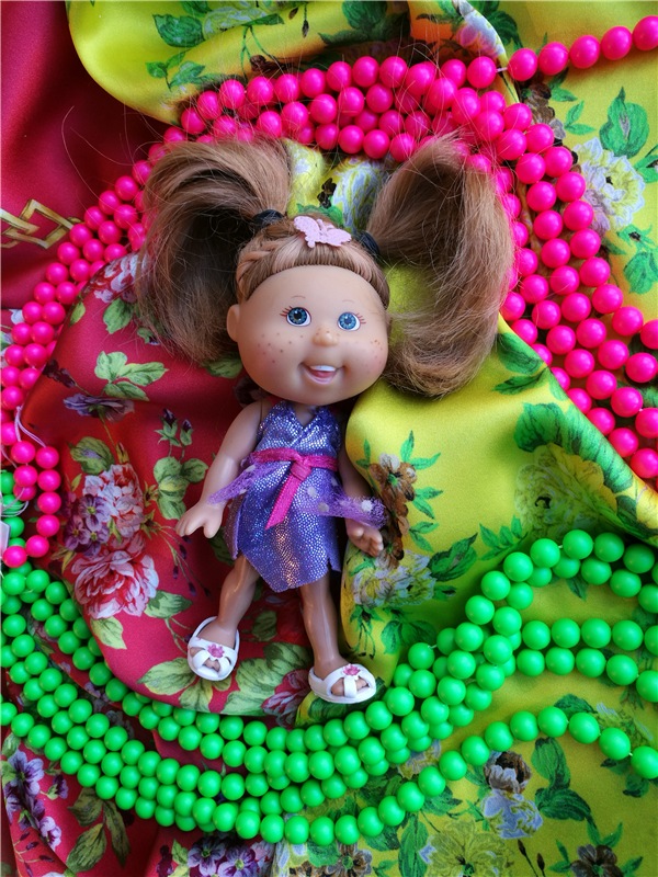 Мил мне жемчуг нежный на груди твоей