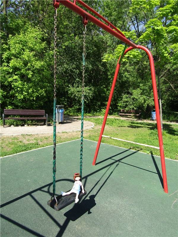 Непоседа Бетси Robert Tonner. Летний день в парке