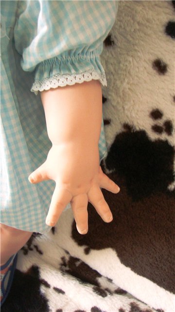 Фарфоровая помпушечка - куколка реплика "Winnie" от Cindy Marschner Rolfe (фото 7)