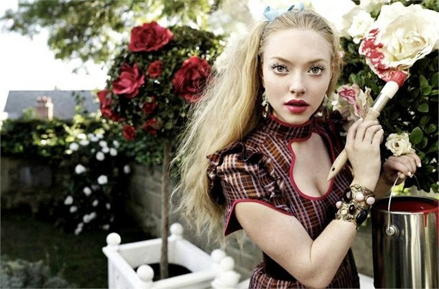 Глубока ли кроличья нора или Хэллоуин в Зазеркалье