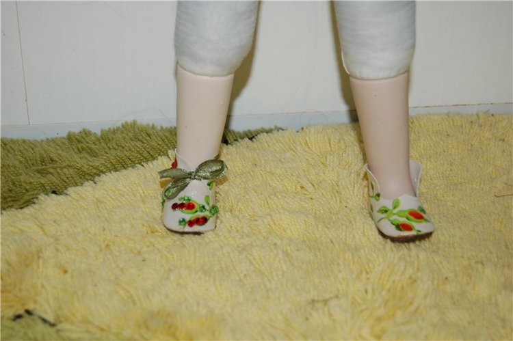 Бедная-богатая девочка. Фарфоровая кукла, парик, макияж