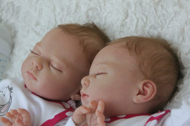 Одинаковые дочки... Куколки реборн Виктории Вишни