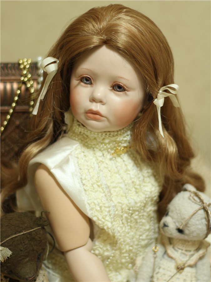 Девочка другой эпохи - милый ангел редчайшей красоты