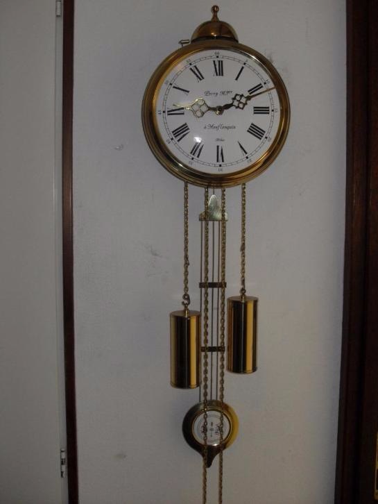 Старинные часы еще идут. Коллекция старинных часов