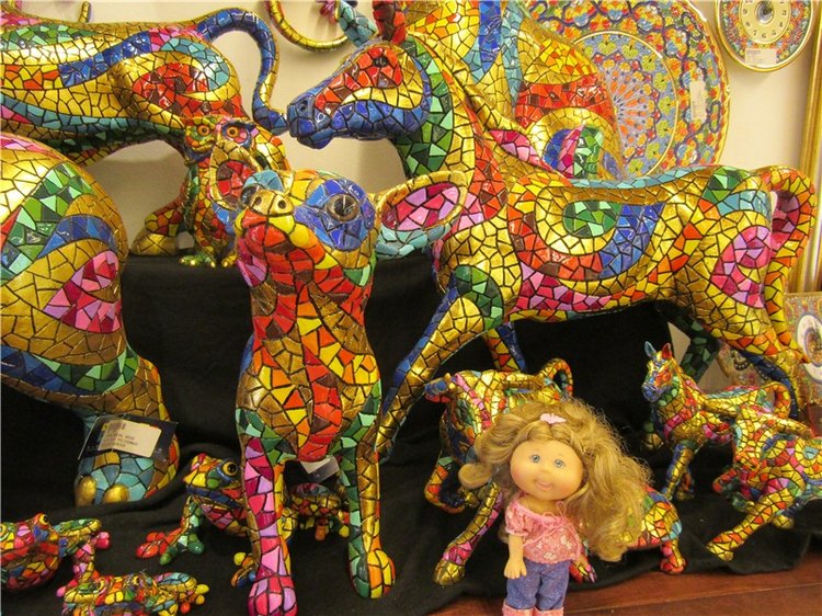 Капустка в посудной лавке с видом на Барселону