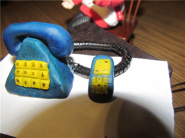 Мастер класс по кукольной миниатюре - Как мы лепили из пластики телефон для куклы (фото 5)