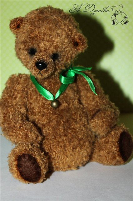 Мишка Алеша, игрушка вязанная крючком (фото 5)