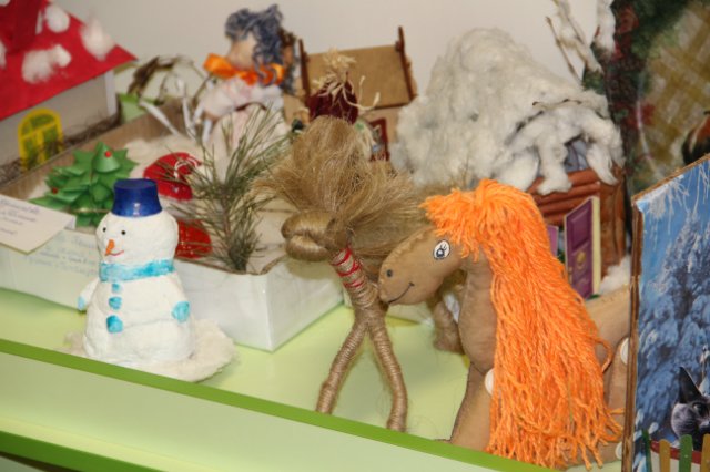 Необычные снеговики из обыденных вещей своими руками