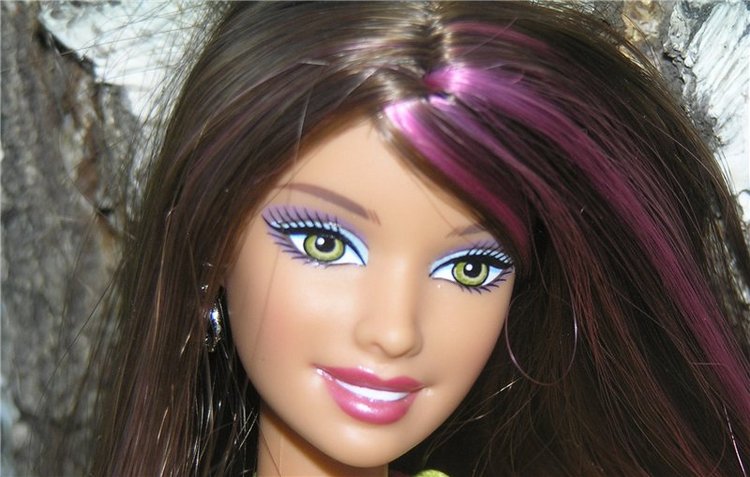 Летняя прогулка Анжелики ( Кукла Barbie Fashionistas от Mattel)