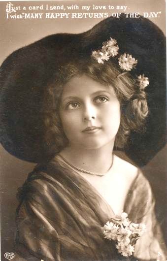 Девочка другой эпохи - милый ангел редчайшей красоты