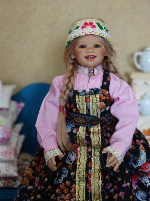 Любимые малышки-химочки в уральских костюмах