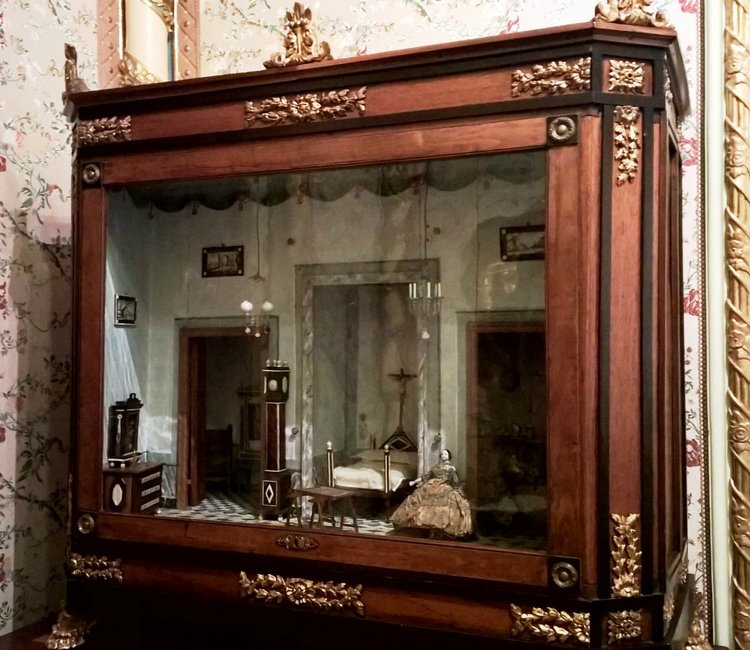 Если муж не соглашается брать в отпуск кукол, выход один — в отпуске купить новых