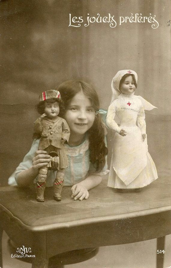 Старый фотоальбом. Девочки и куклы - продолжение