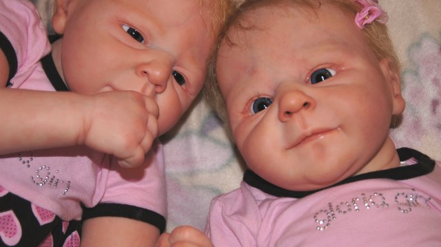 Вот и в моей детской появились двойняшки. Куклы Реборн Венгер Олеси