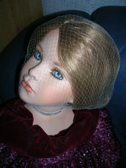 Призрак Анны Болейн или Спасение Дезире. Ремонт разбитой фарфоровой куклы Angela McNeely от Ruby Doll