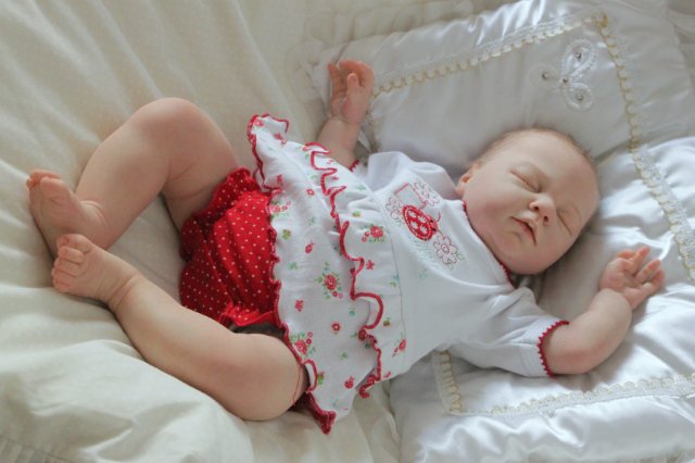 Весенний цветочек... Куколка реборн Виктории Вишни (фото 5)