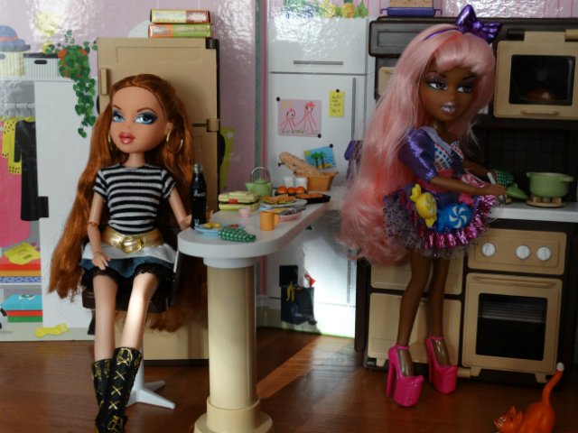 Посиделки на кухне | Бэйбики Посиделки на кухне — Куклы Bratz (Братц) и Moxie Girlz: MGA