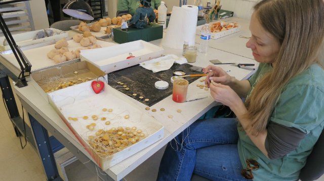 Впервые за 40 лет. День открытых дверей на кукольной фабрике R John Wright. Часть вторая: подарок, который я получила при