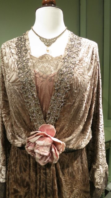 Как за неприметным фасадом может скрыватся просто удивительный Клондайк!!! Или "Это я удачно зашел!!!!!"