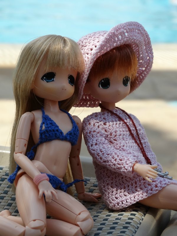 Девочки мамачап на Средиземном море