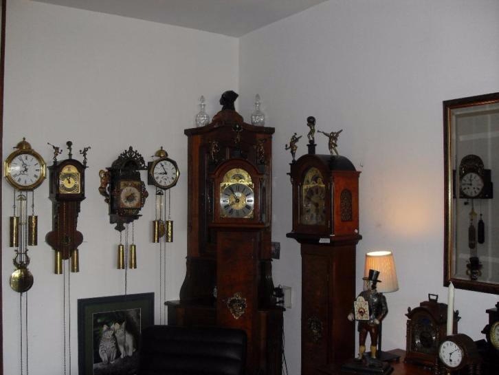 Старинные часы еще идут. Коллекция старинных часов