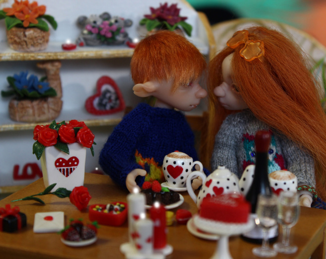 Как Фиби и Остин зиму зимовали. Часть 2: День Святого Валентина, 8 Марта