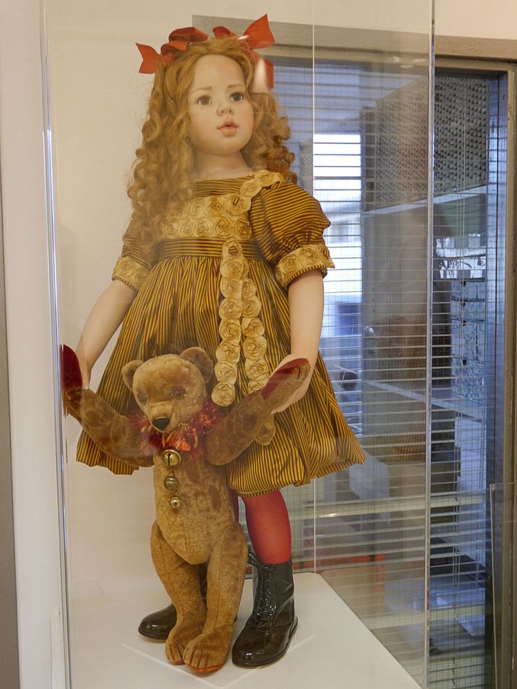 Гунзель открыла новый выставочный зал. Наслаждаемся