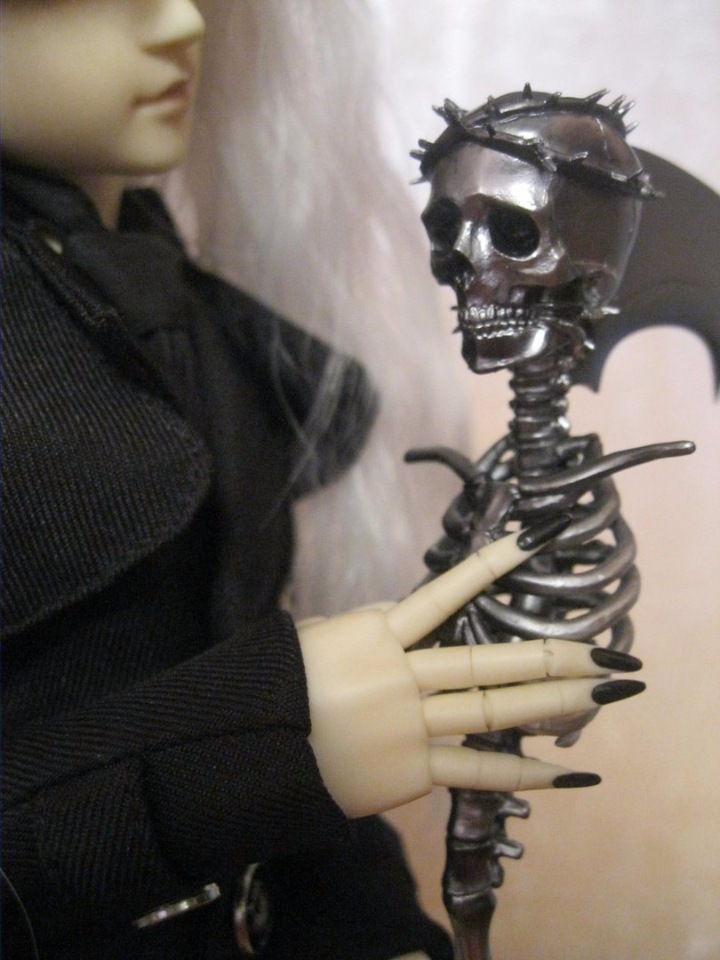 Гробовщик - герой аниме "Kuroshitsuji" ("Тёмный Дворецкий") и кукла