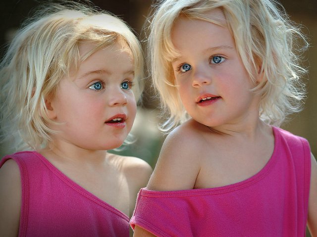 "Но как же вы могли так раздвоиться? Две половинки яблока различней." Близнецы от Кристин Оранж (фото 6)