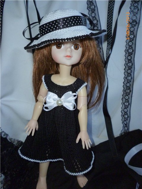 "Черно-белое кино". Одежда для кукол БЖД своими руками (фото 6)