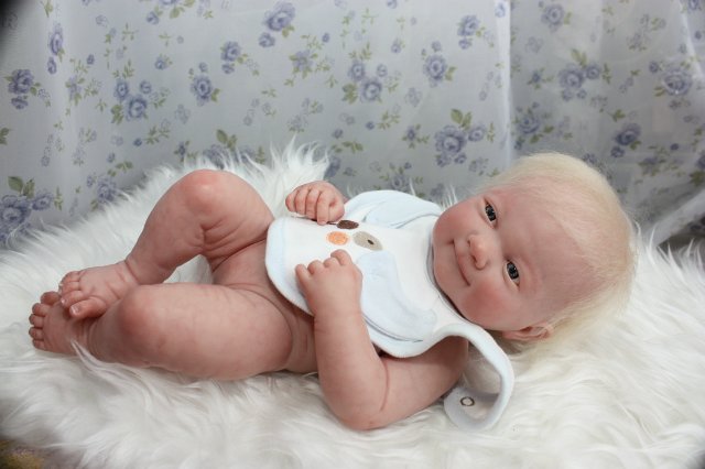 Реборн из Беренджер, нежность в пелёнках