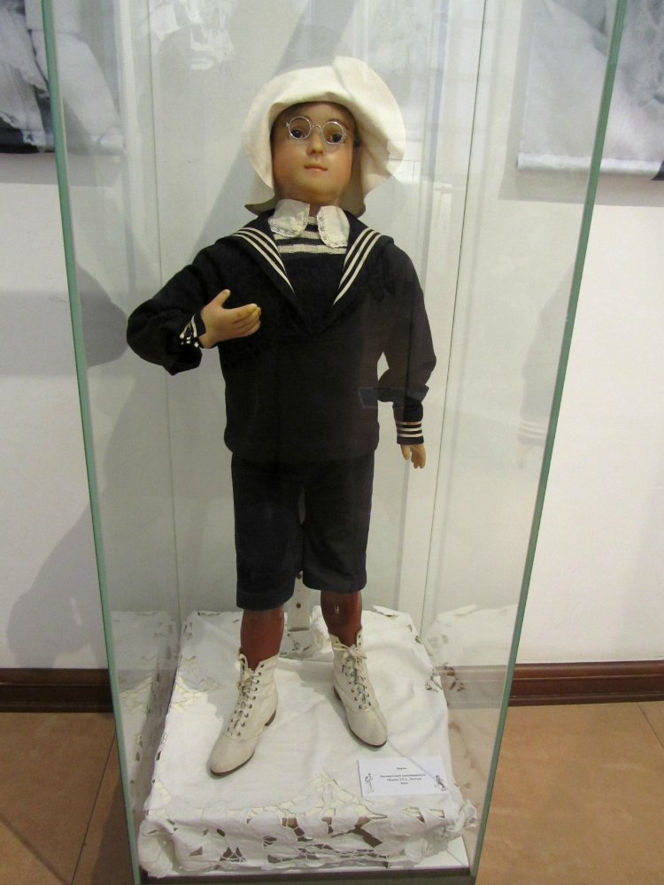 «Мода по-взрослому. Истории из кукольного гардероба» - выставка в Музее-заповеднике «Царицыно» - продолжение - 4-ый зал.