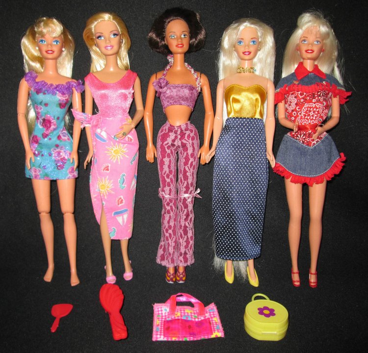 «Эффект насмотренности» или 200 фирменных кукольных нарядов | Бэйбики «Эффект насмотренности» или 200 фирменных кукольных нарядов