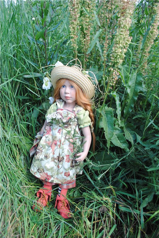 Мы купили два билета - уезжаем завтра в лето