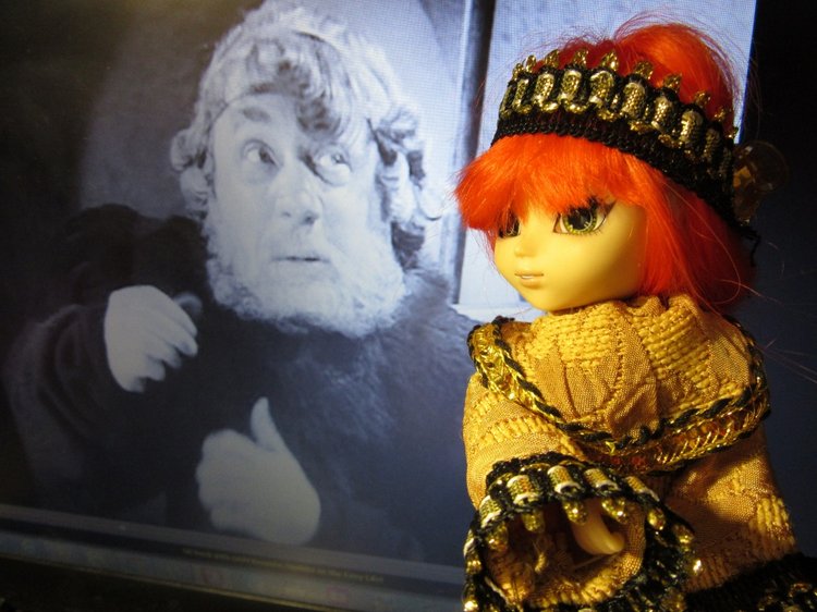 Вечерний просмотр фильма-классики "Иван Грозный". Первая любовь Грелль: новые чувства, новый костюм