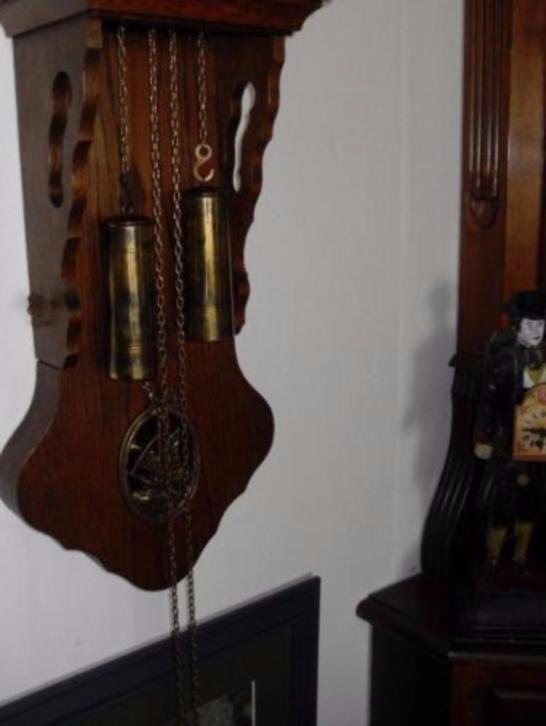 Старинные часы еще идут. Коллекция старинных часов