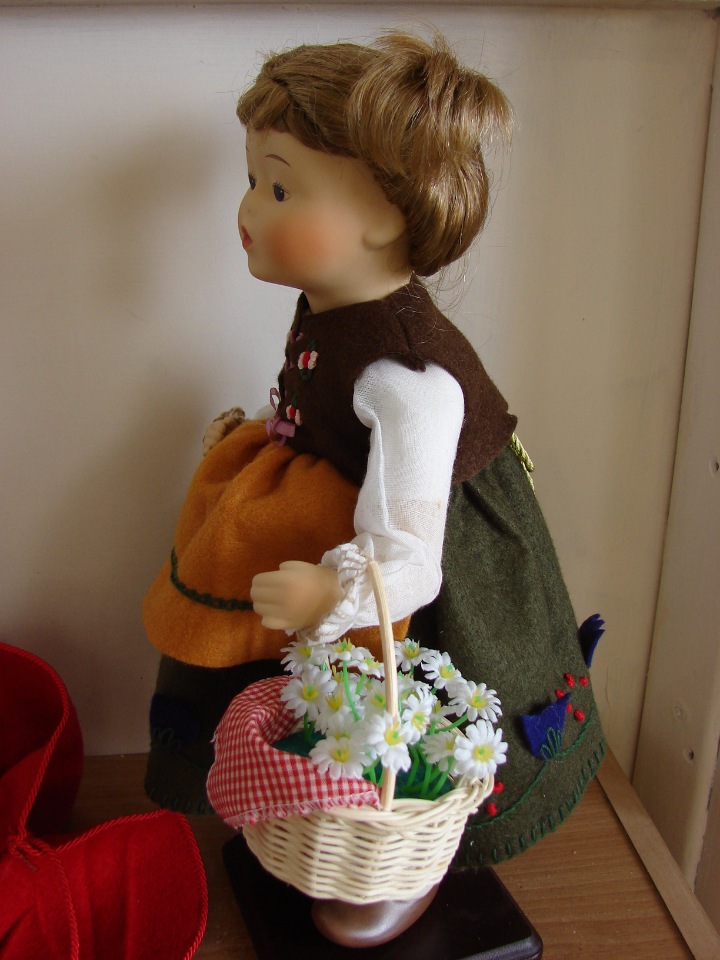 Красная Шапочка от Берта Хуммель или на нашего волка напали Красные Шапочки