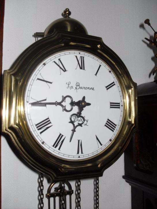 Старинные часы еще идут. Коллекция старинных часов