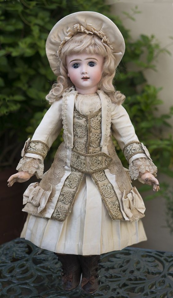 Сборная солянка кукольных нарядов - для вдохновения